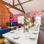 Innvigour Bespoke House With Free Parking For 3 Cars يورك