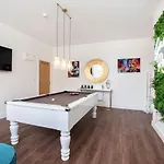 Innvigour Bespoke House With Free Parking For 3 Cars يورك