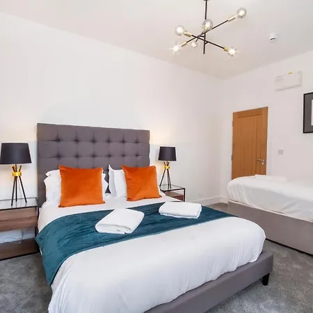 Innvigour Bespoke House With Free Parking For 3 Cars York