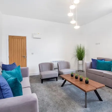 Hébergement de vacances Innvigour Bespoke House With Free Parking For 3 Cars