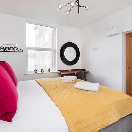 펜션 Innvigour Bespoke House With Free Parking For 3 Cars 요크
