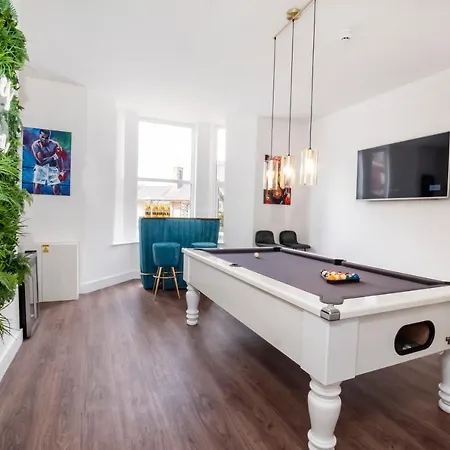 Innvigour Bespoke House With Free Parking For 3 Cars * ヨーク