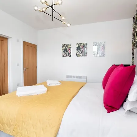 Holiday home Innvigour Bespoke House With Free Parking For 3 Cars York