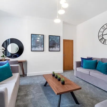 Hébergement de vacances Innvigour Bespoke House With Free Parking For 3 Cars