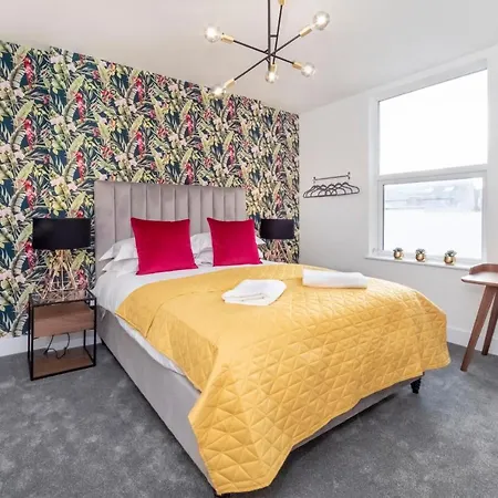 Innvigour Bespoke House With Free Parking For 3 Cars Hébergement de vacances *