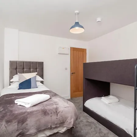 Innvigour Bespoke House With Free Parking For 3 Cars York