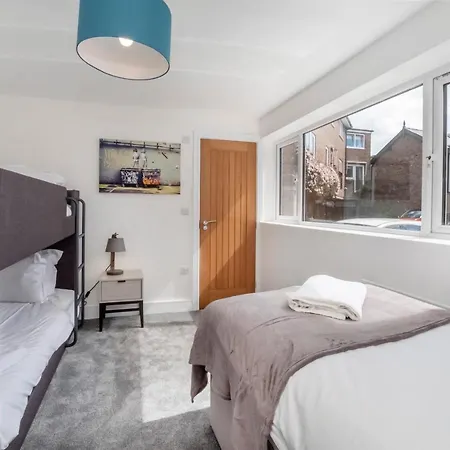 Hébergement de vacances Innvigour Bespoke House With Free Parking For 3 Cars