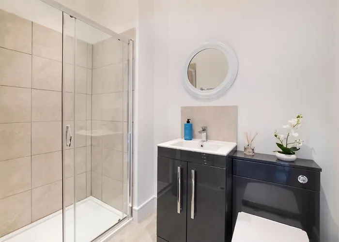 Innvigour Bespoke House With Free Parking For 3 Cars