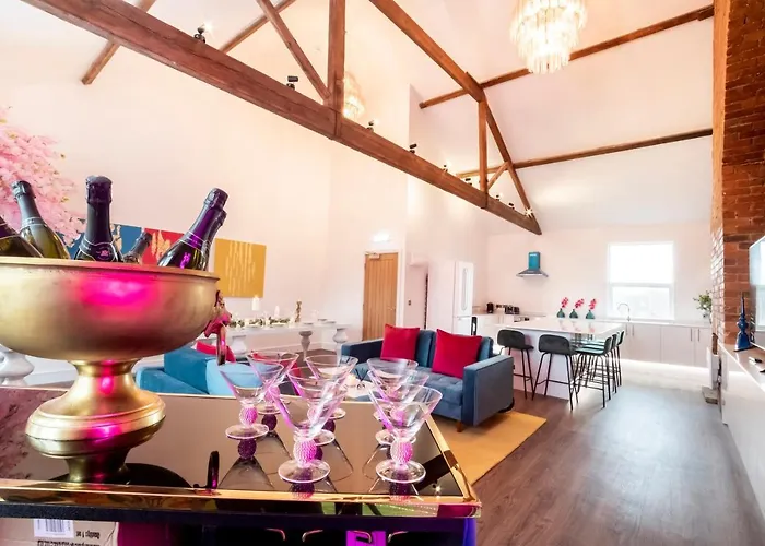 Innvigour Bespoke House With Free Parking For 3 Cars