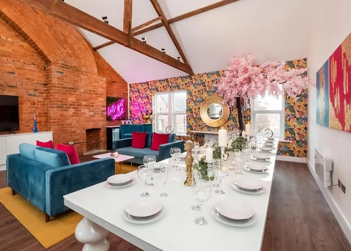 Innvigour Bespoke House With Free Parking For 3 Cars York