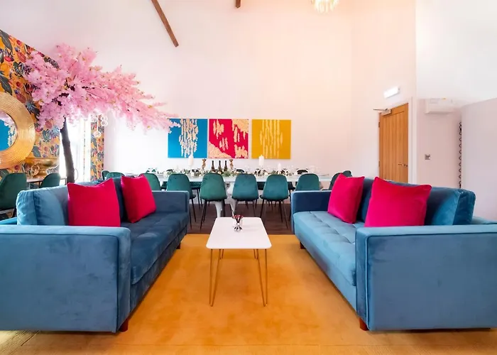 Holiday home Innvigour Bespoke House With Free Parking For 3 Cars *