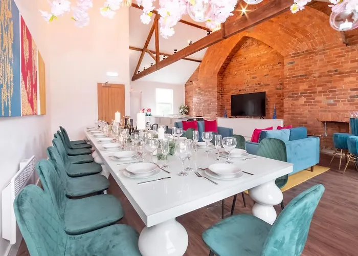 Innvigour Bespoke House With Free Parking For 3 Cars Holiday home