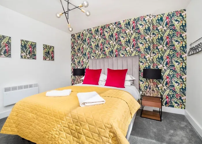 Innvigour Bespoke House With Free Parking For 3 Cars York