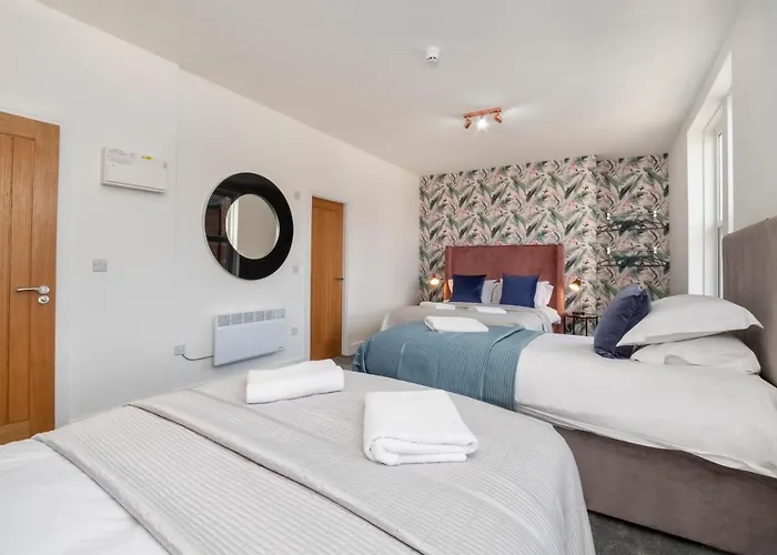 Innvigour Bespoke House With Free Parking For 3 Cars Holiday home