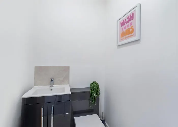 Innvigour Bespoke House With Free Parking For 3 Cars York