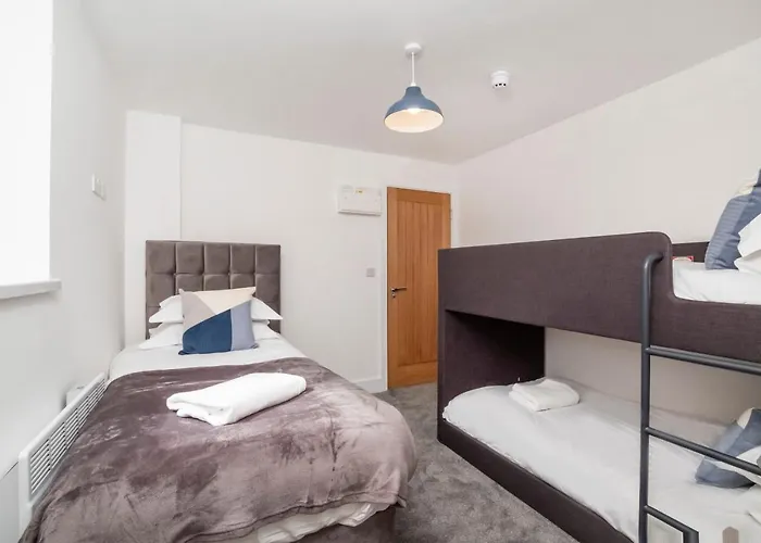 Innvigour Bespoke House With Free Parking For 3 Cars York