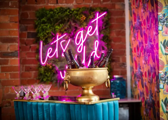 Innvigour Bespoke House With Free Parking For 3 Cars York