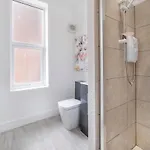 Innvigour Bespoke House With Free Parking For 3 Cars Prázdninový dům York