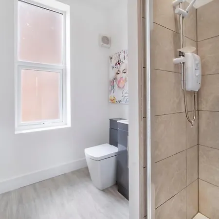 Innvigour Bespoke House With Free Parking For 3 Cars Prázdninový dům York