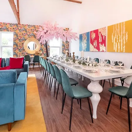 Innvigour Bespoke House With Free Parking For 3 Cars *