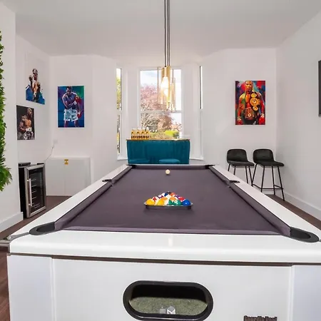 Innvigour Bespoke House With Free Parking For 3 Cars